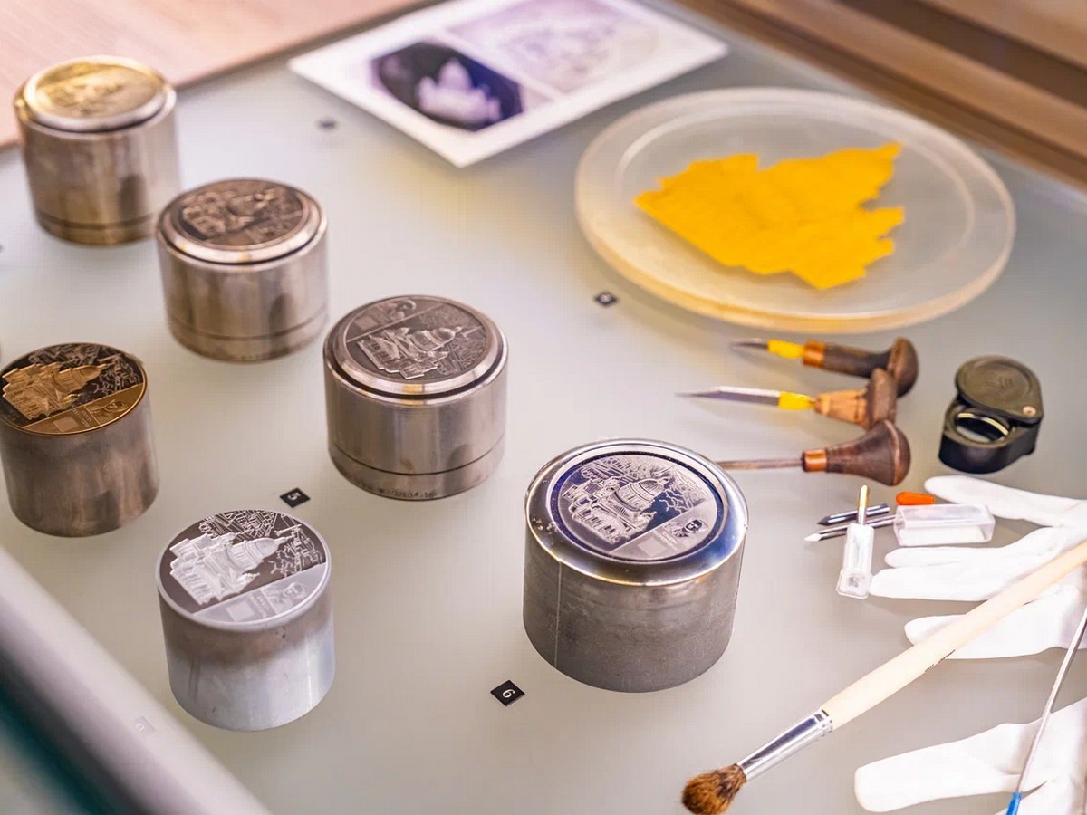 Банки и деньги в Петербурге (с экскурсией в Музей истории денег и мастер-классом по ручному отливу бумаги)