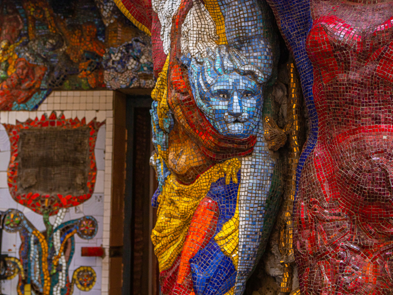 Дворы Петербурга (с экскурсией в мозаичном дворике Владимира Лубенко)